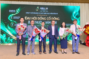 5 thạc sĩ, tiến sĩ, phó giáo sư vừa tiếp quản một công ty có doanh thu 400 triệu đồng trên sàn