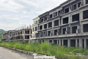 Hơn 1.000 nhà đầu tư chờ sổ đỏ tại dự án FLC ở Quảng Ninh