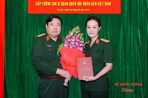 Nữ Trung tướng đầu tiên của Quân đội nhân dân Việt Nam, có học hàm Phó Giáo sư, 2 lần đỗ thủ khoa