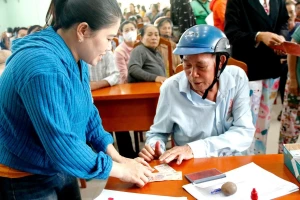 Những ai có thể được BHYT chi trả khám sức khỏe định kỳ?