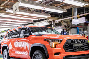 Hãng xe Toyota sẽ dùng 400.000 robot thay thế nhân công trong sản xuất ô tô , chi phí mỗi năm lên tới 6,4 tỷ USD