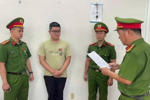 Khởi tố cựu nhân viên ngân hàng Nguyễn Đặng Duy, sinh năm 1999