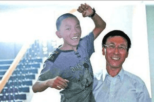 Bi kịch của 'thần đồng' từng bị tố vô ơn, thành tích thuộc nhóm kém nhất lớp, suýt bị đuổi học