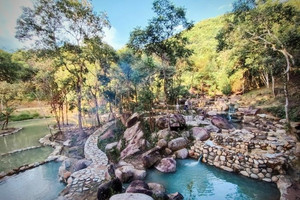 Cách Thủ đô 200km có suối khoáng nóng tự nhiên 70 độ C, tương lai là quần thể nghỉ dưỡng, trị liệu quy mô