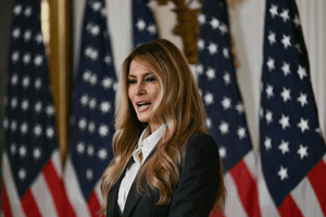 Đệ nhất phu nhân Melania Trump bất ngờ tiết lộ về đời tư sau một mùa hè ‘ở ẩn’