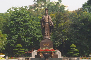 Vị hoàng đế duy nhất Việt Nam được lập hồ sơ trình UNESCO vinh danh: Là người viết Chiếu dời đô, đặt mốc son cho Thăng Long nghìn năm văn hiến