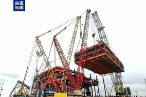 Phát hiện Trung Quốc cẩu thành công vật thể nặng 2.174 tấn lên độ cao 85m, dựng giàn xử lý dầu thô ngoài khơi lớn nhất châu Á cao tương đương tòa nhà 30 tầng