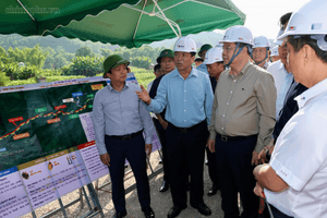 Phó Thủ tướng trực tiếp thị sát công trường, thúc tiến độ tuyến cao tốc 26.000 tỷ do liên danh Đèo Cả thi công