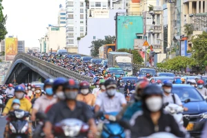 Thành phố giàu nhất Việt Nam nghiên cứu làm tuyến đường trên cao 15.700 tỷ nối cửa ngõ Tây Bắc với sân bay quốc tế hơn 100 năm tuổi