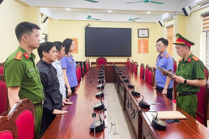Khởi tố 2 cán bộ Ban Quản lý dự án đầu tư xây dựng