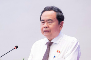 Chủ tịch Quốc hội: Không để gỡ một điểm nghẽn ở luật này lại tạo thêm một điểm nghẽn ở luật khác