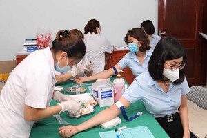Trước 31/10, 100% người lao động phải được khám sức khỏe định kỳ: Cụ thể ra sao, áp dụng địa phương nào?