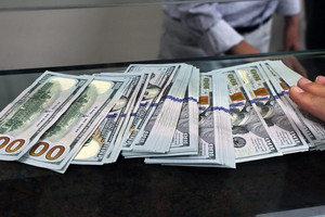 Tỷ giá hôm nay 29/9: USD ngân hàng đứng giá, tỷ giá trung tâm quay đầu giảm