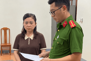 Bắt Trưởng phòng thuế sinh năm 1970
