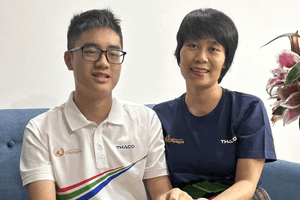 Cặp mẹ con đầu tiên cùng là thí sinh Đường lên đỉnh Olympia: Mẹ có 2 bằng Thạc sĩ, con trai cũng sở hữu thành tích đáng nể