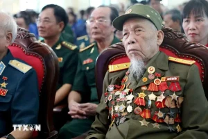Cựu phi công 96 tuổi quê Hưng Yên được trao tặng danh hiệu Anh hùng Lực lượng vũ trang nhân dân