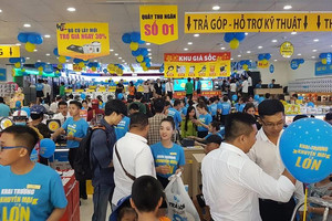 Gần 33.000 nhân sự vận hành 'cỗ máy' 75.900 tỷ đồng: Điện Máy Xanh (DMX) kiểm soát hệ thống bán lẻ ra sao?