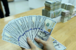 Tỷ giá hôm nay 1/10: Tỷ giá trung tâm giảm tiếp, USD ngân hàng đồng loạt đi xuống
