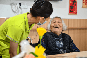 Láng giềng Việt Nam biến hàng loạt trường học thành viện dưỡng lão, chuyện gì đã xảy ra?