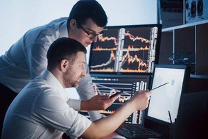Khối ngoại bán ròng 3.300 tỷ toàn thị trường phiên 2/10, rút gần 11% vốn PNJ