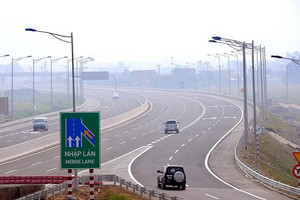 Nhiều tài xế vào cao tốc bỏ qua một thao tác nhỏ có thể bị phạt 6 triệu đồng và trừ 2 điểm bằng lái