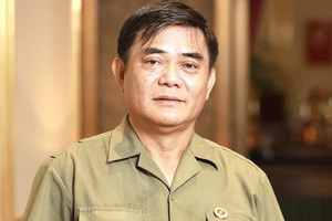 Chân dung cựu chiến binh sở hữu khách sạn dát vàng 24K, từng đề xuất cho doanh nghiệp Việt thuê mặt bằng giá 1.000 đồng/m²