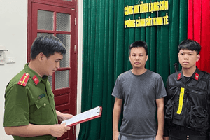 Khám xét nơi ở, bắt một Phó Giám đốc Trung tâm Tài nguyên môi trường sinh năm 1980