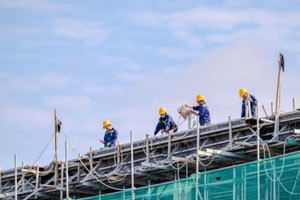 Cơn lốc tuyển dụng của tỷ phú Phạm Nhật Vượng: Thợ ốp lát, thợ sơn thu nhập đến 41 triệu đồng