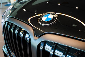 Đánh bại loạt đối thủ sừng sỏ, BMW chứng minh điều gì để giữ ngôi vương trên bảng xếp hạng xe sang 90 năm tuổi