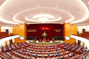 Trung ương họp về công tác cán bộ, cho chủ trương đổi tên Đảng ủy MTTQ, các đoàn thể Trung ương