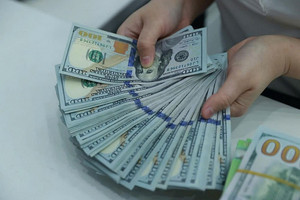 Tỷ giá hôm nay 6/10: Tỷ giá trung tâm tiếp tục tăng, USD ngân hàng bật mạnh