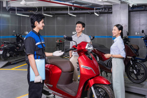 Chủ xe máy điện VinFast yên tâm khi được hỗ trợ mọi lúc, mọi nơi