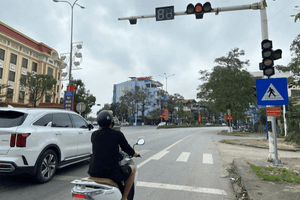 Quy chuẩn mới nhất về đèn xanh, đèn đỏ, đèn vàng, cần biết tránh bị phạt tới 22.000.000 đồng và trừ 10 điểm GPLX