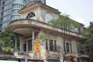 'Ông trùm xe hơi' giàu có bậc nhất Sài Gòn một thời: Sở hữu dinh thự 4 mặt tiền rộng 800m2 nhưng bất ngờ về quê ở ẩn, con cháu sống trong cảnh nghèo túng