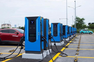Bộ Công Thương nói rõ quy chuẩn mới, 'cuộc chơi' trạm sạc VinFast, Dat Bike, Honda, Petrolimex… có gì thay đổi?
