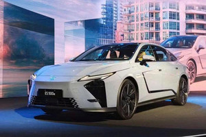 Lexus thuần điện lần đầu mở bán tại Việt Nam, tầm hoạt động 460 km/lần sạc, giá thế nào?