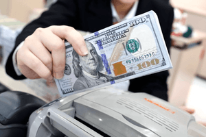 Tỷ giá hôm nay 9/10: USD ngân hàng giảm mạnh, thị trường tự do đi ngược chiều