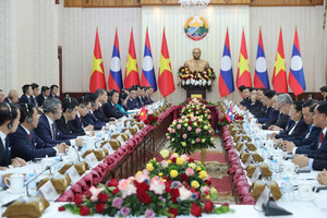 Thống đốc Phạm Đức Ấn tháp tùng Thủ tướng Lê Minh Hưng thăm Lào, Campuchia, bàn chuyện hợp tác ngân hàng