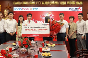 Vietlott vừa tìm ra nữ khách hàng trúng thưởng lớn nhất lịch sử, người này đã ‘vét sạch’ tiền trong tài khoản để mua vé