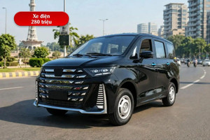 Bỏ 280 triệu đồng mua xe điện 5 chỗ: Dáng như Toyota Alphard, đi 300km mỗi lần sạc