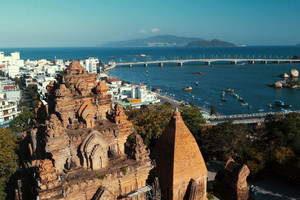 Miễn thị thực cho khách Trung Quốc đi theo đoàn đến Khánh Hòa