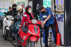Người Việt Nam vẫn rất thích xe máy xăng: Mỗi ngày bán ra hơn 7.400 chiếc