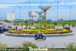 Hiện trạng một nút giao thông vừa được rót 900 tỷ để 'lên đời'