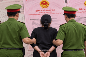 Bắt khẩn cấp đối tượng truy nã đặc nguy hiểm Lê Thị Ngon sinh năm 1978