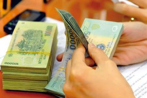 Năm 2027, dự kiến chi thường xuyên hơn 2 triệu tỷ, trong đó có chi cải cách tiền lương