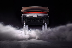 Elon Musk gây chấn động: Trình làng mẫu Tesla có thể 'bay', tăng tốc lên 97km/h trong chưa đầy 1 giây