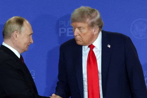Tổng thống Mỹ Trump đình chỉ đạo luật trừng phạt Nga, Mátxcơva ca ngợi 'thời khắc lịch sử'