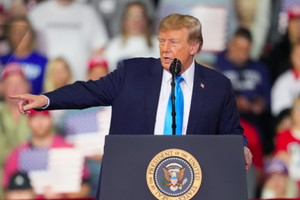 Tổng thống Mỹ Trump nói Google từng phớt lờ ông, giờ phải khúm núm
