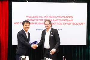 Đại sứ quốc gia 5 triệu dân đích thân đến trụ sở Viettel để bàn cơ hội hợp tác