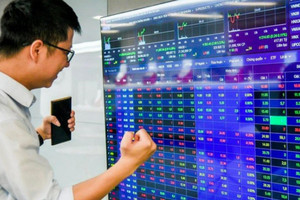 Công ty ngành điện 6 năm tuổi được chấp thuận niêm yết trên sàn HoSE, cổ phiếu lập tức bật tăng ‘sát trần’